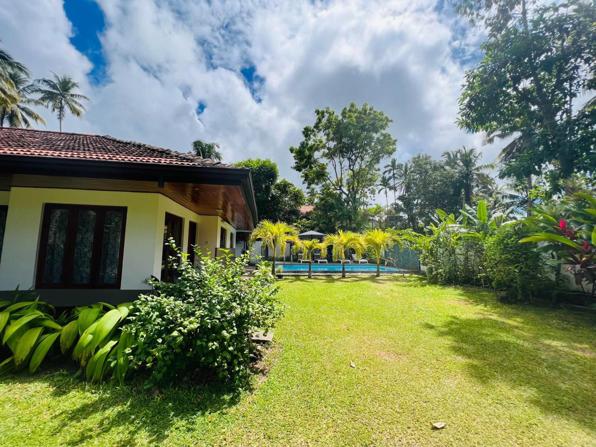 Jaya Villa Хикадува Екстериор снимка