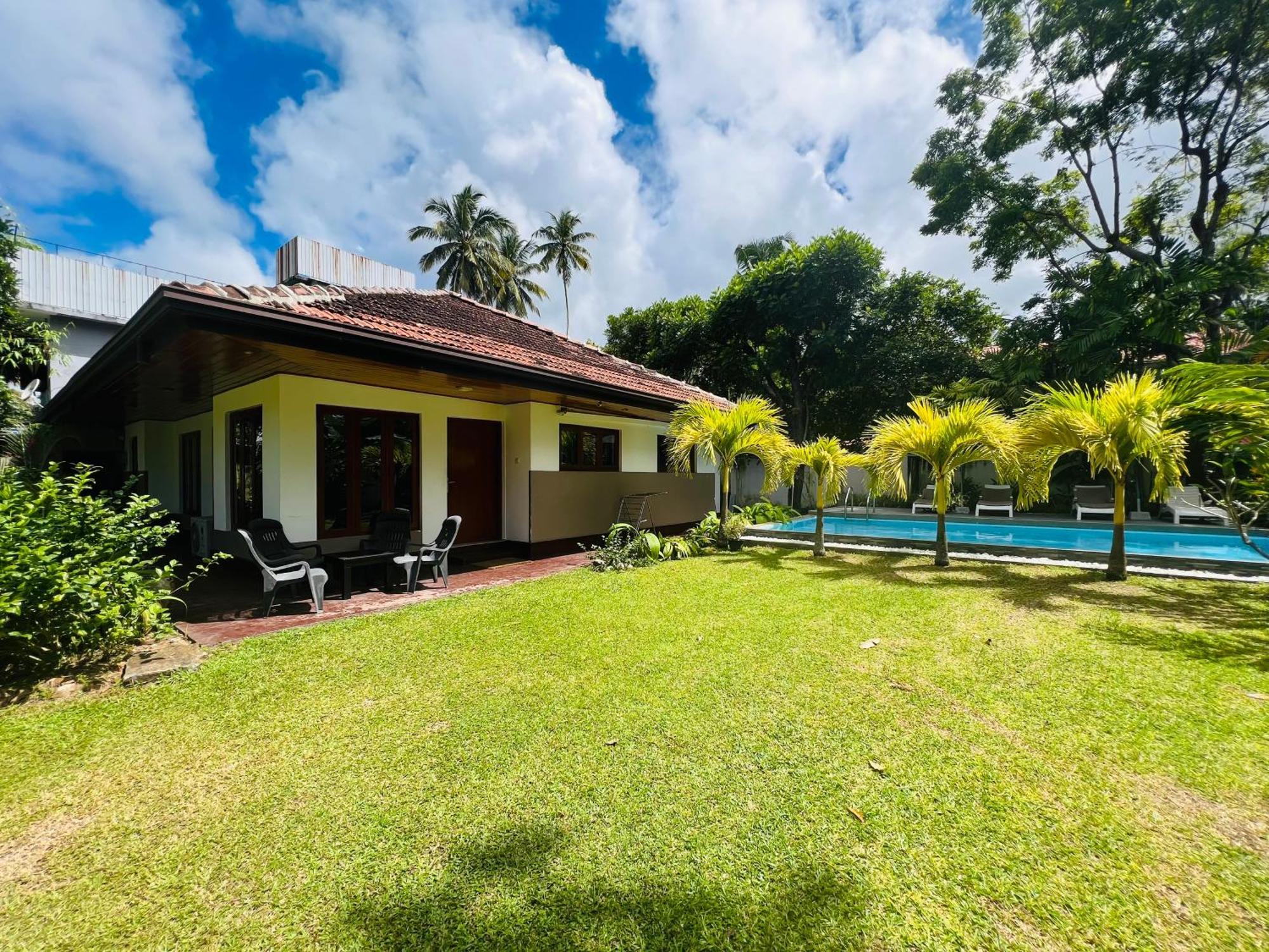 Jaya Villa Хикадува Екстериор снимка